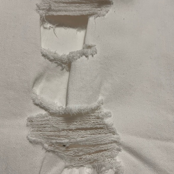 Torrid White Boyfriend Jeans BNWT Size 26 - Picture 2 of 7